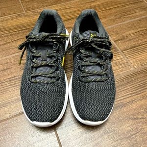Under Armour women’s sneakers